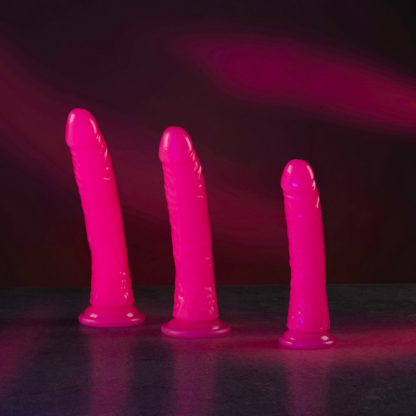 Slanke Realistische Dildo met Zuignap - Glow in the Dark - 8'' / 20 cm - Afbeelding 5